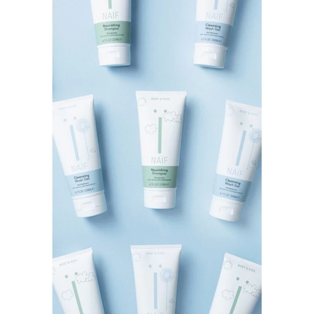NAIF MINI SET - ŠAMPON, GEL ZA KUPANJE, NEGUJUĆA KREMA, LOSION ZA TELO 4 x 15 ML
